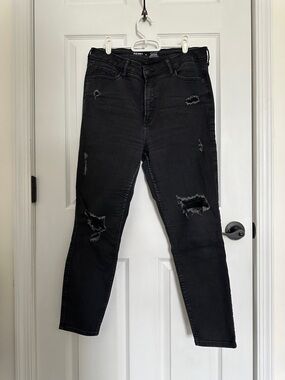 Old Navy Black Distressed Women's Skinny Jeans